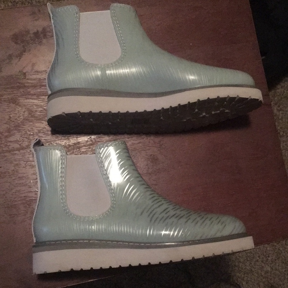 Limited edition cougar and Jill Malek rain ankle boots - Picture 7 of 10
